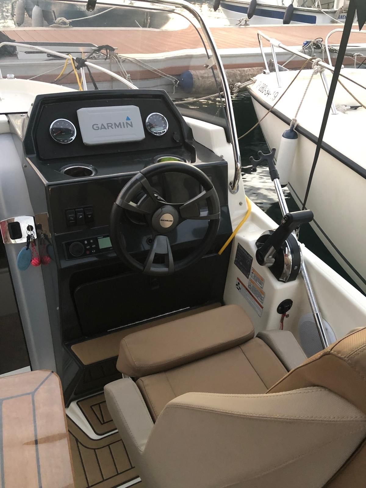 2022 Quicksilver Activ 605 Sundeck