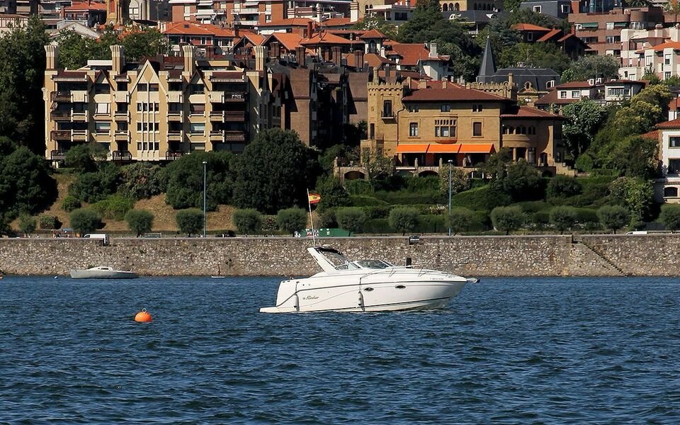 2001 Rinker 270