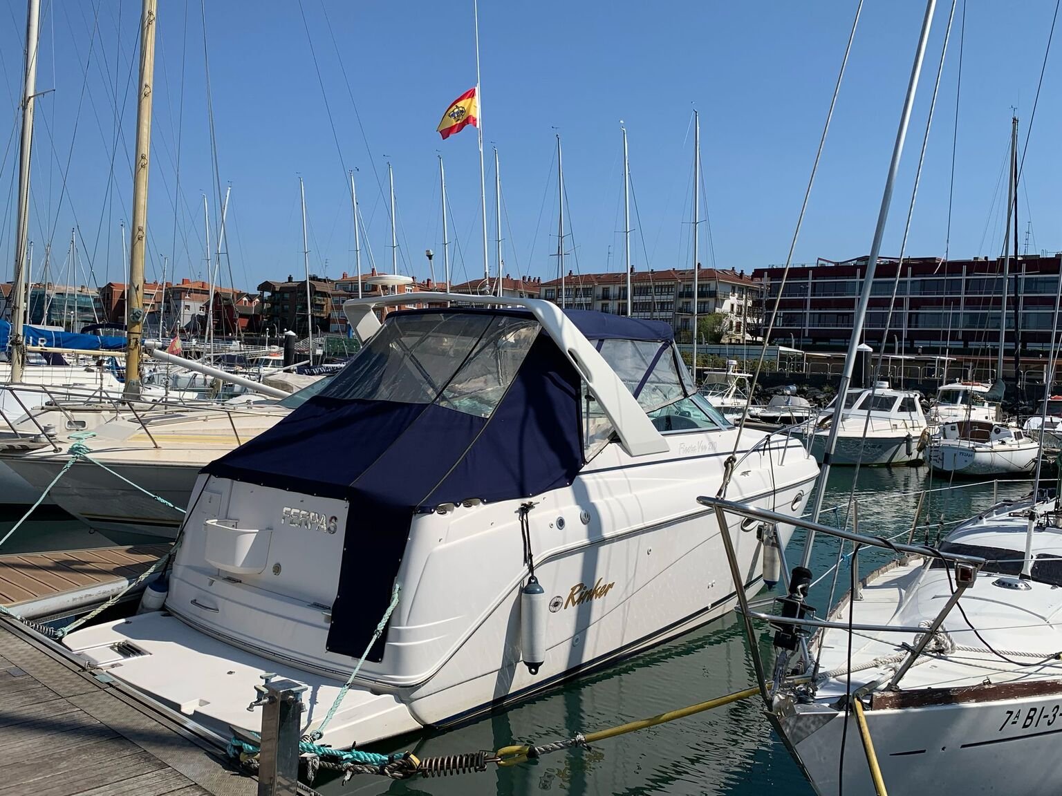 2001 Rinker 270