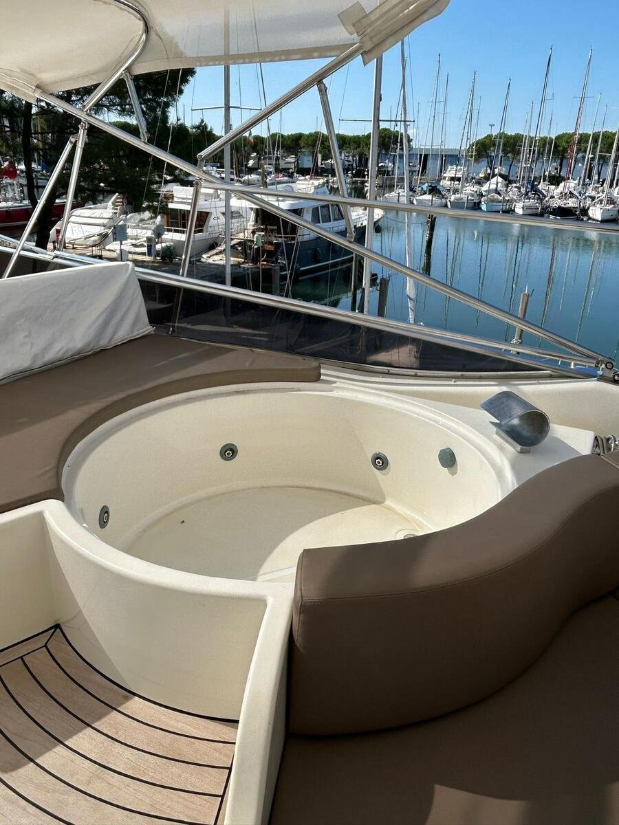 2004 Astondoa 82 GLX